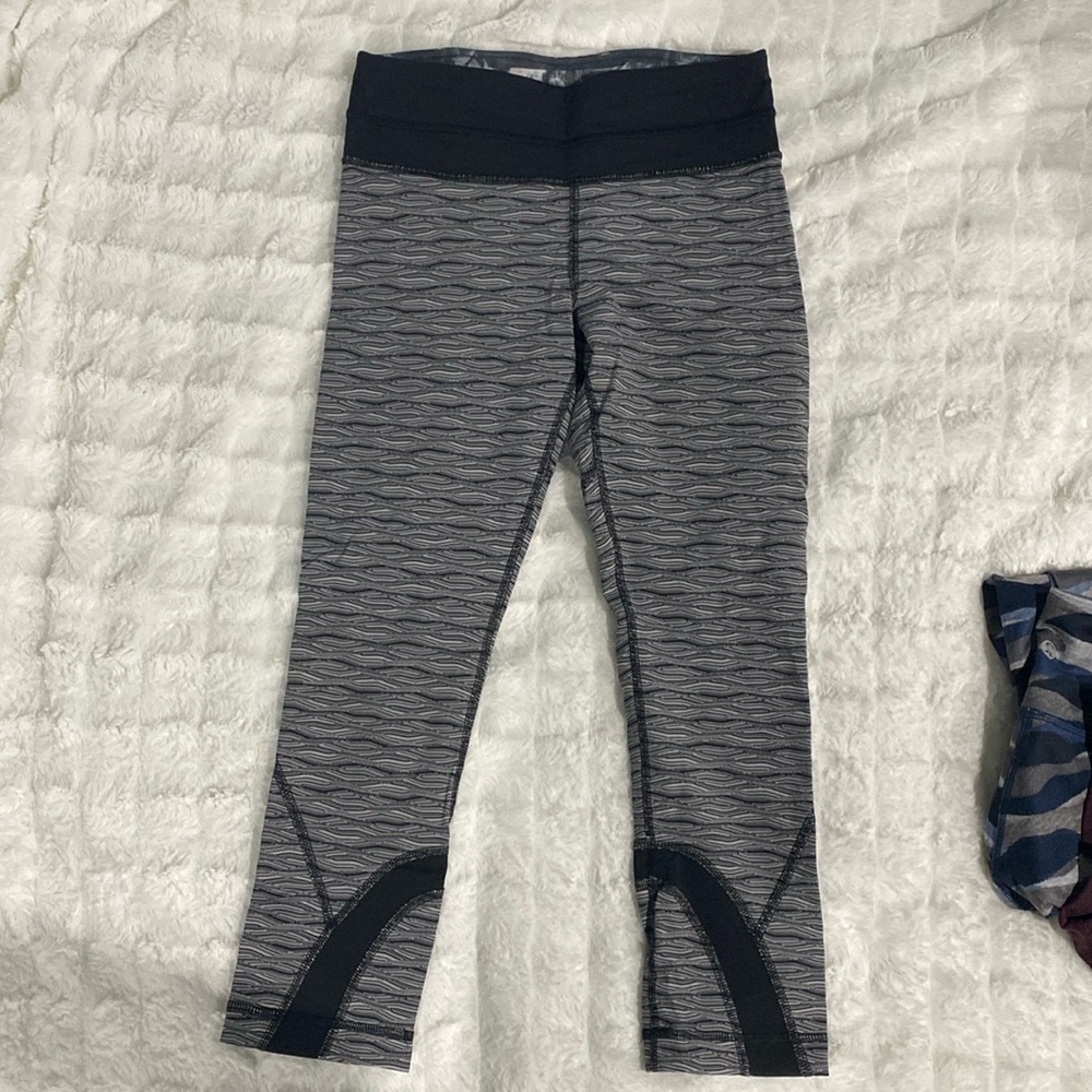 Lulu cropped low rise leggings